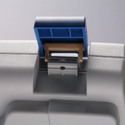 Valise Plastique BAGACASE Heavy 4014 zoom sur les fermoirs