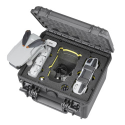 Valise étanche militaire BAGAMAX PNR-235TM155 coloris noir exemple aménagement avec outils