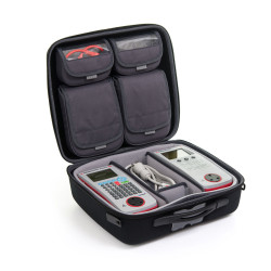 Valise souple BAGASHELL 340 avec séparateurs et pochettes vue avec produits d'exemple