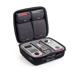 Valise souple BAGASHELL 340 avec séparateurs et pochettes vue avec produits d'exemple de profil