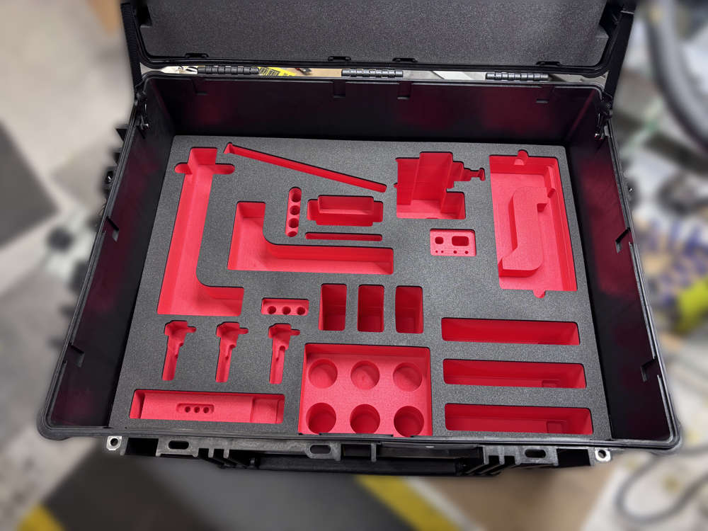 Valise explorer 7745 et a l'intérieur la mousse usinée bicolore