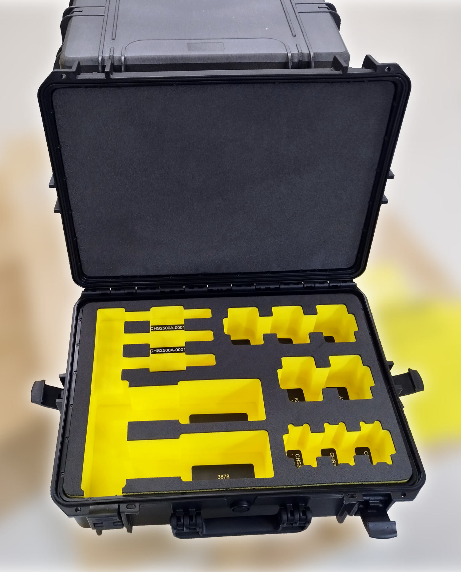 Valise BAGAMAX 505 : un aménagement intérieur sur mesure en mousse usinée PER33